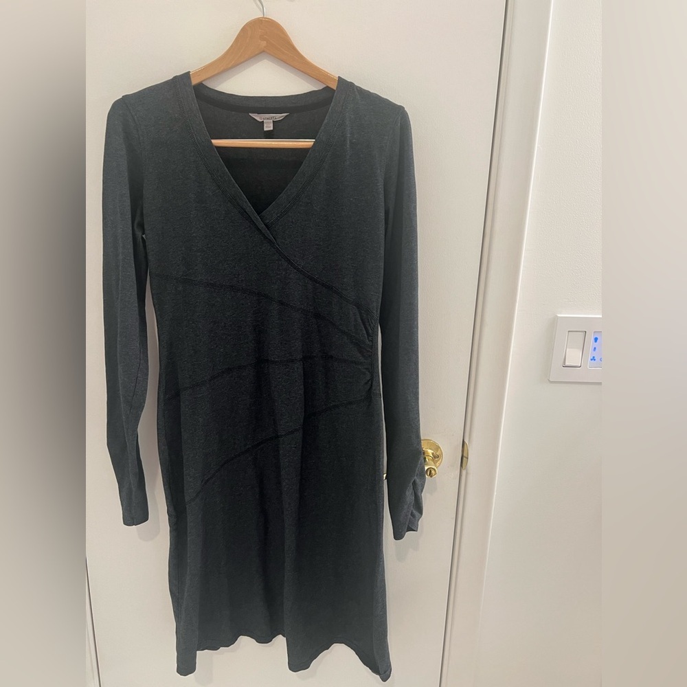 Athleta charcoal organic cotton Sunburst
Nectar dress Size Medium Tall EUC